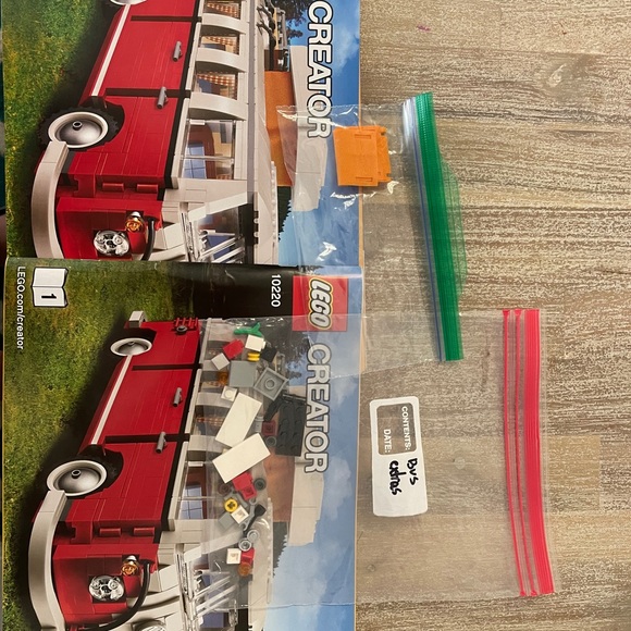 Lego VW Camper #10220 - Picture 9 of 12